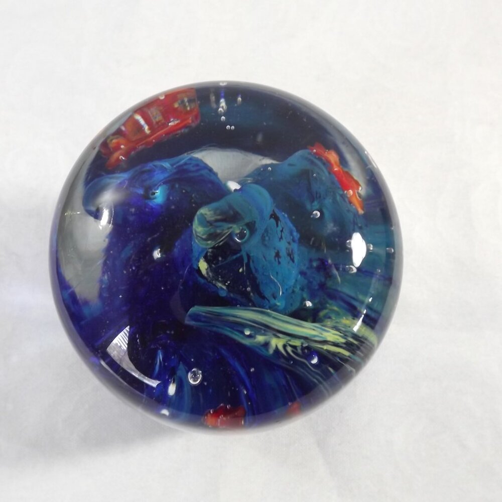 Vintage Aquarium Art Glass Paperweight, Fish and Bubbles, Ocean Intricate Design - Picture 5 of 7